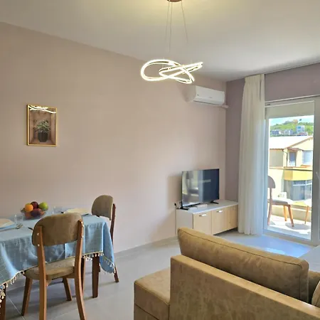 Apartment In 095 *
