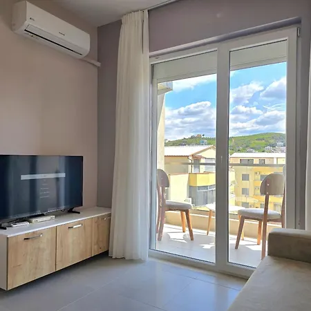 Apartment In Golem 095 *