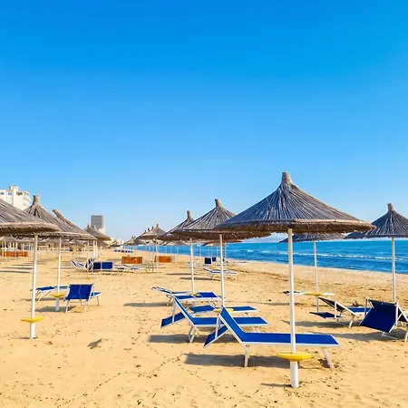 By The Sea In 095 غوليم